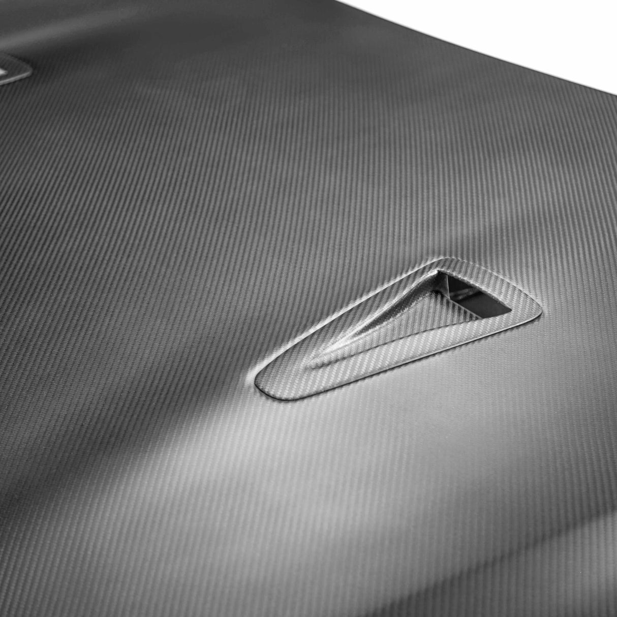 OE-style dry carbon fiber hood for 2009-2016 Nissan GTR - Matte finish