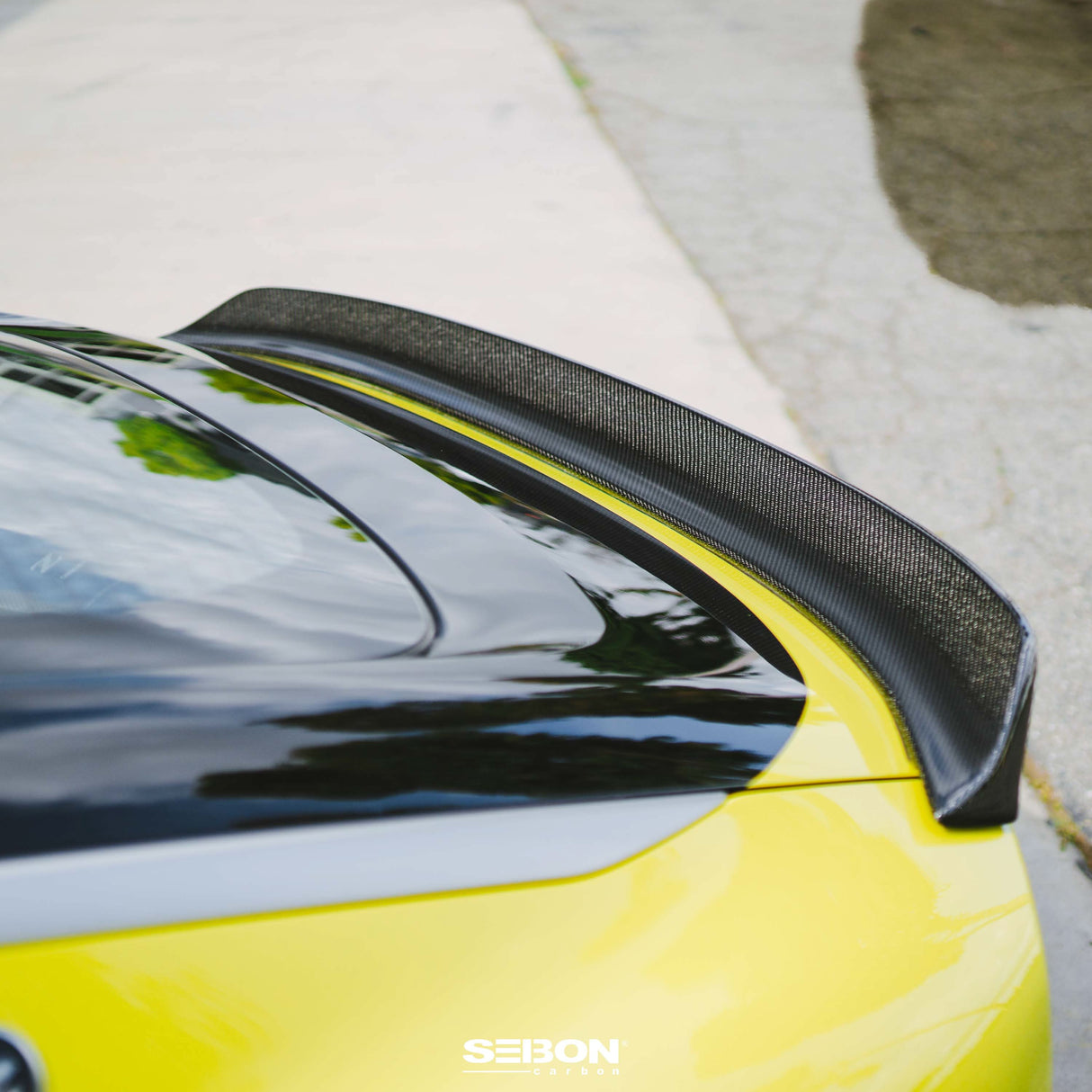 DA-style carbon fiber rear spoiler for 2023-2024 Nissan Z