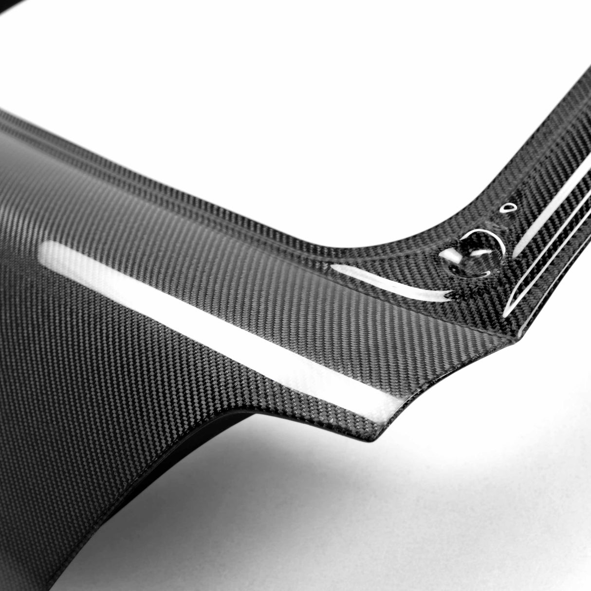 OE-style carbon fiber trunk lid for 2002-2007 Subaru Impreza/WRX Wagon