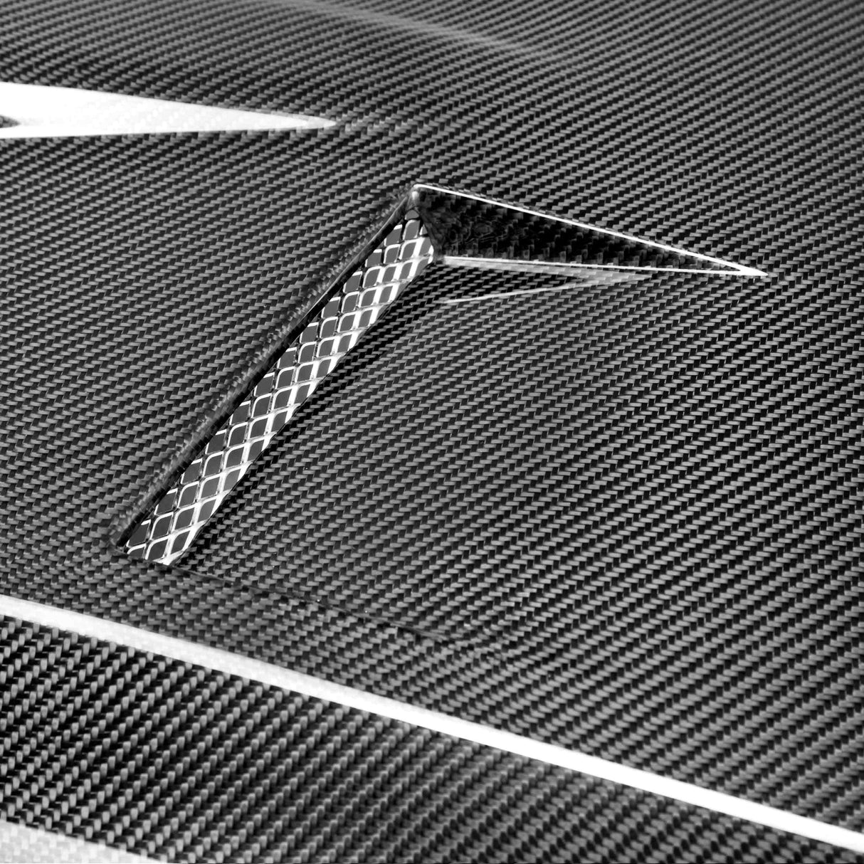 GTII-style carbon fiber hood for 2009-2016 Nissan GTR