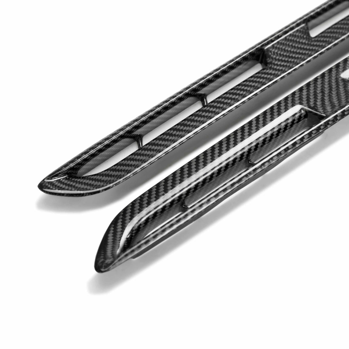 Carbon fiber front fender ducts for 2009-2022 Nissan GTR