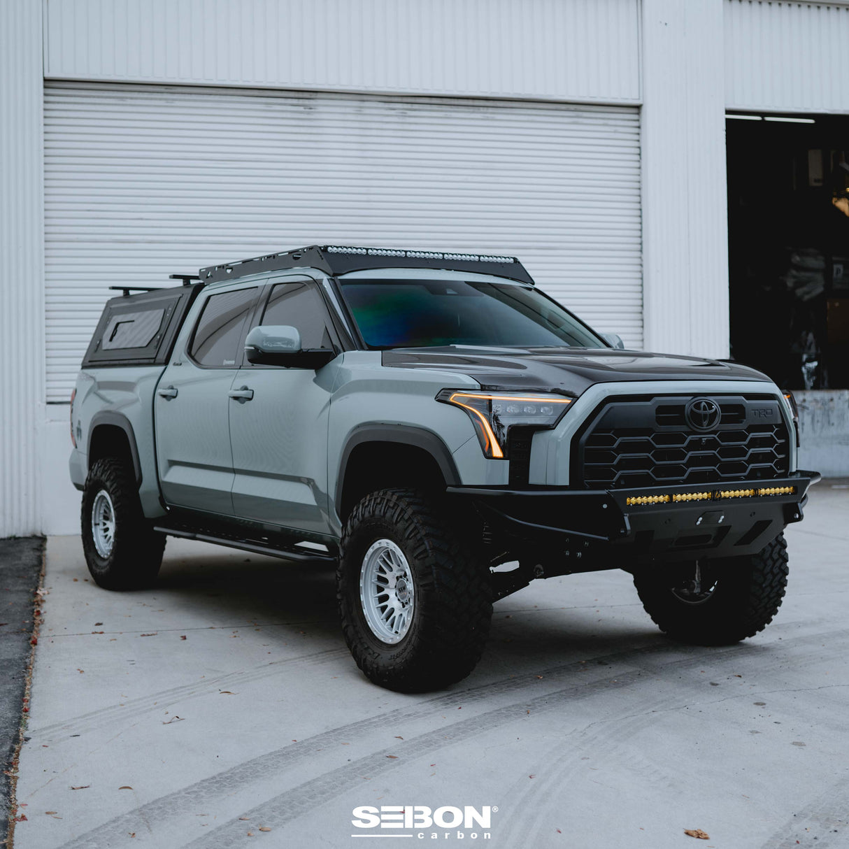 RR-style carbon fiber hood for 2022-2023 Toyota Tundra