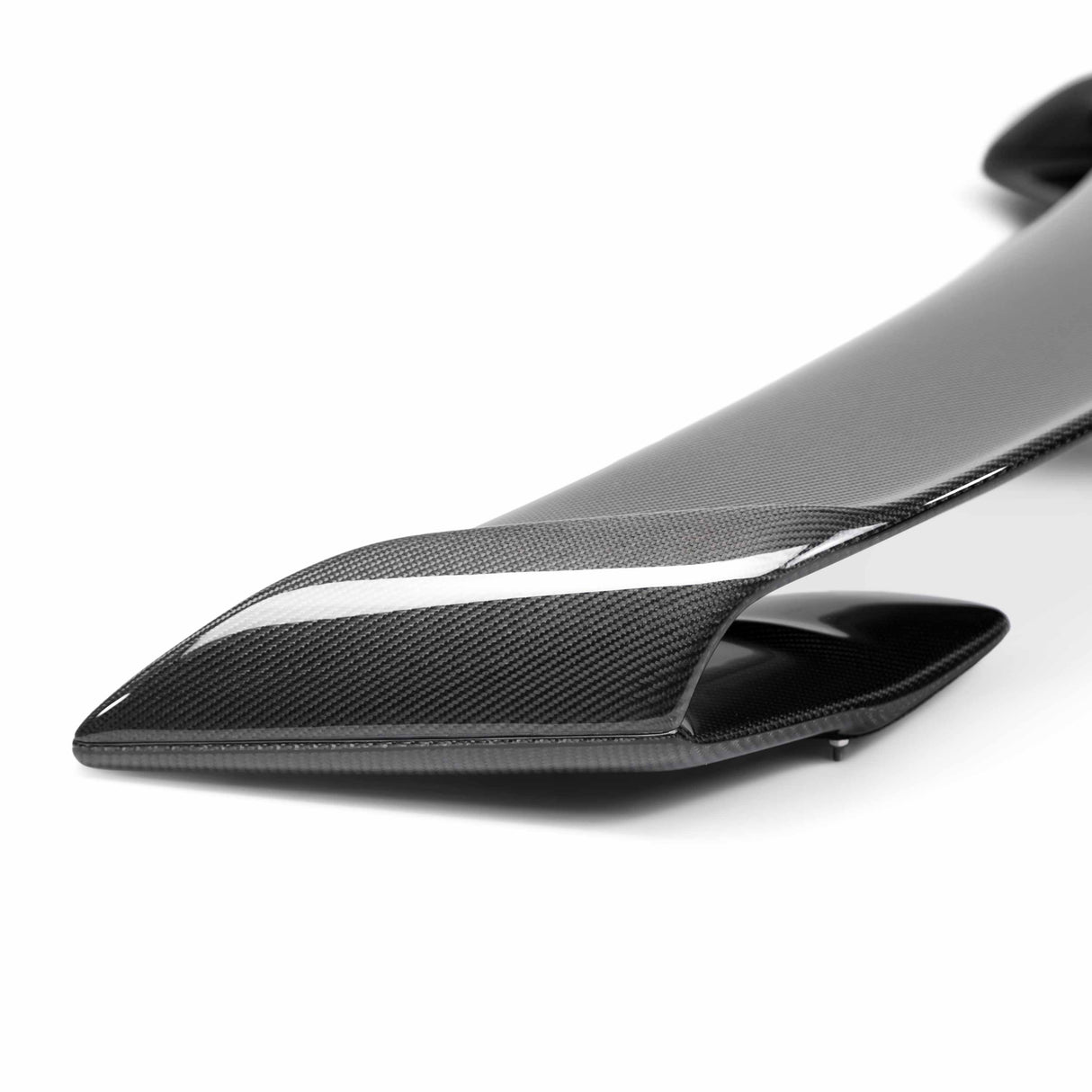 OE-style carbon fiber rear spoiler for 2009-2022 Nissan GTR