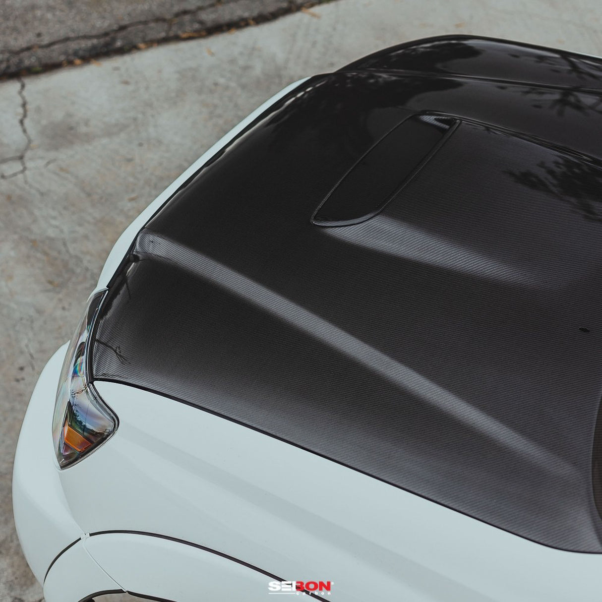 TR-style carbon fiber hood for 2005-2011 Toyota Tacoma