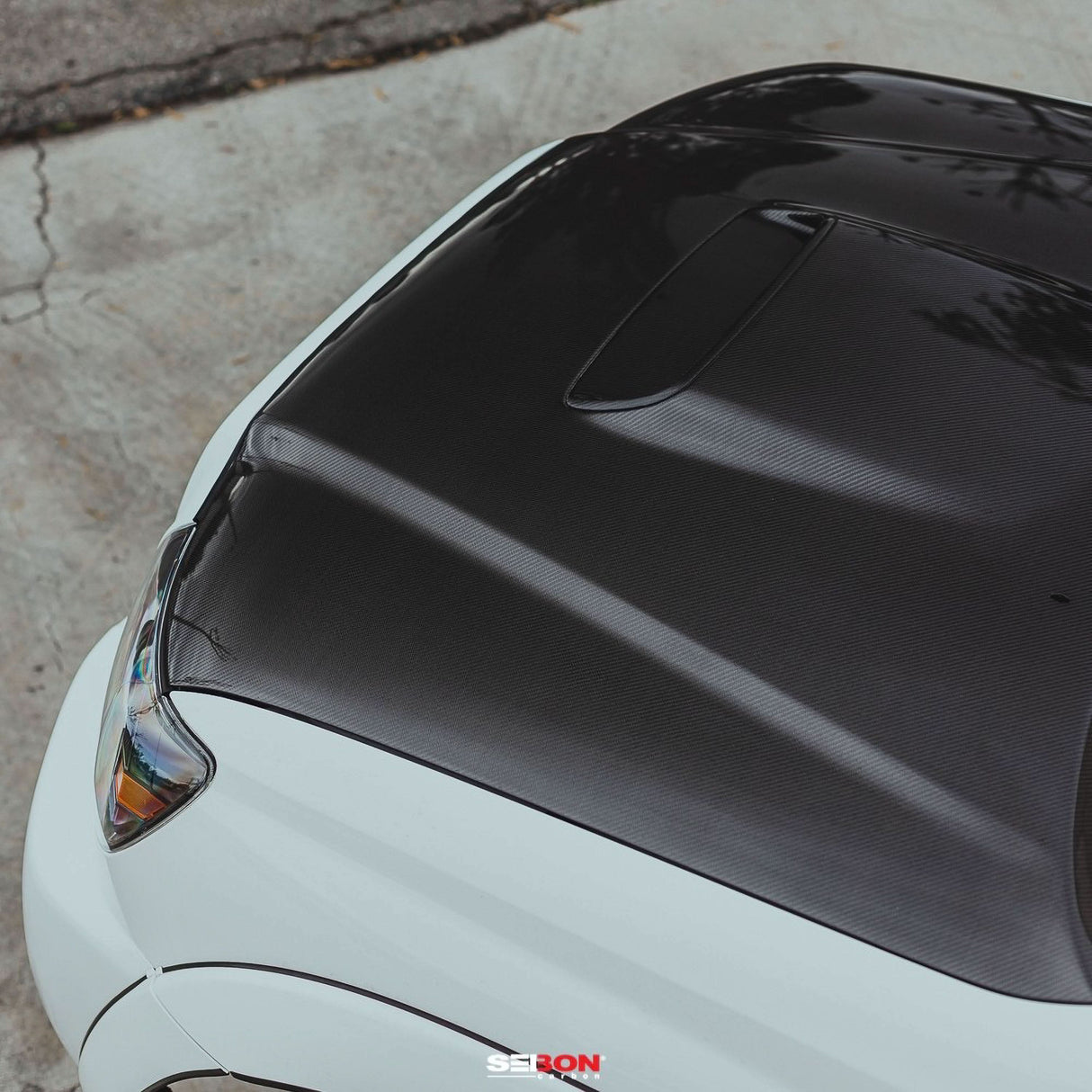 TR-style carbon fiber hood for 2005-2011 Toyota Tacoma