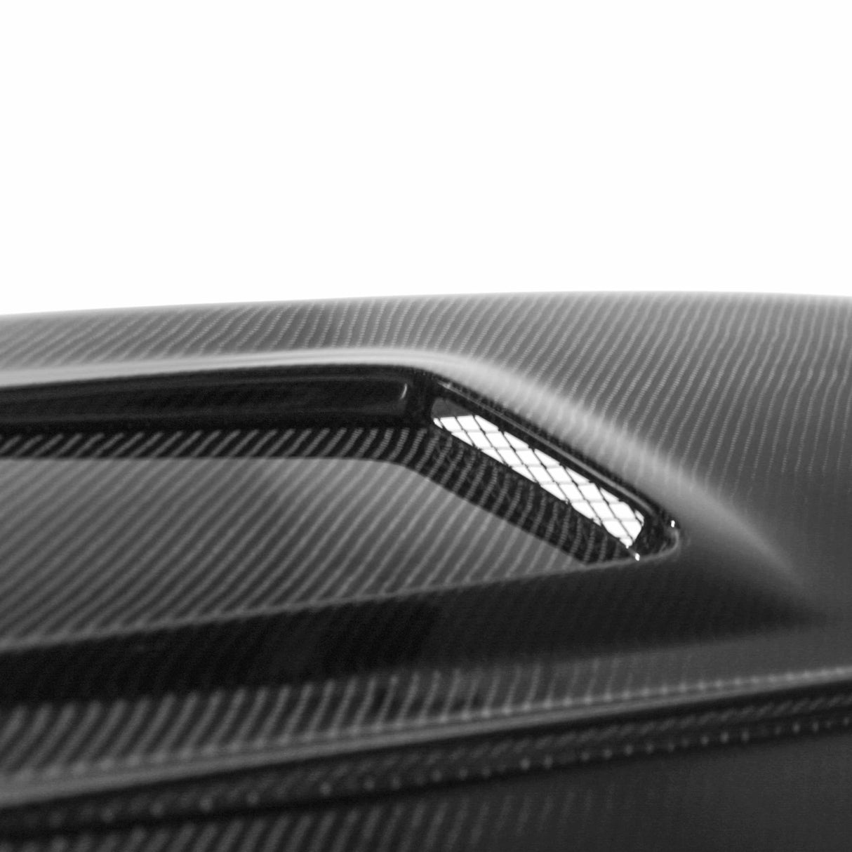 TT-style carbon fiber hood for 1997-1998 Nissan Skyline R33 GT-S