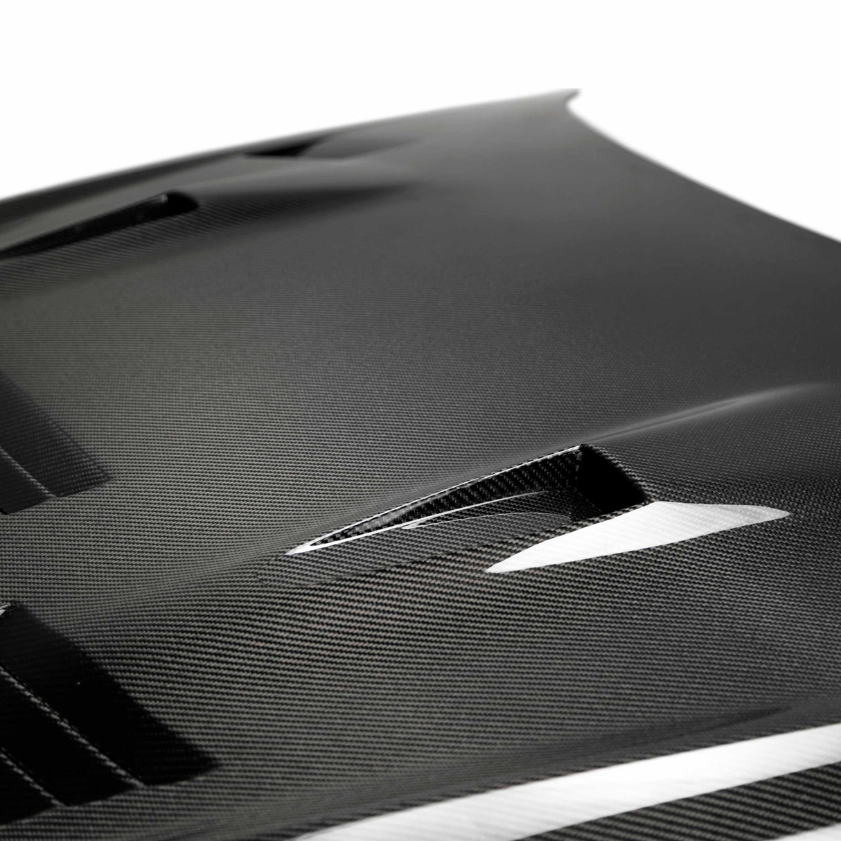 GTII-style carbon fiber hood for 2017-2022 Nissan GTR