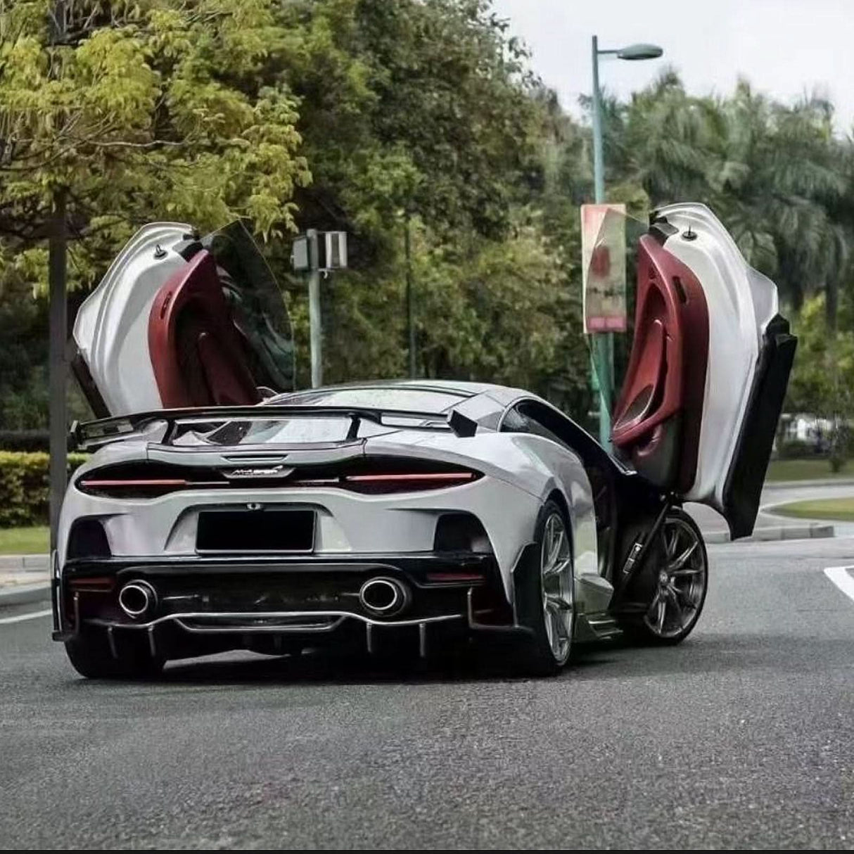 AM Style Dry Carbon Fiber Aero Kit for McLaren GT BBP ELITE