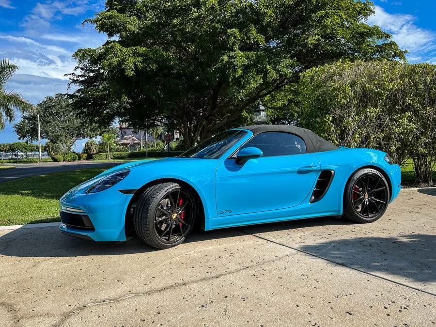 "GTS" Door Vinyl Logo Emblems for Porsche Vehicles (Boxter, Cayman, 911, Macan, Cayenne, Panamera)