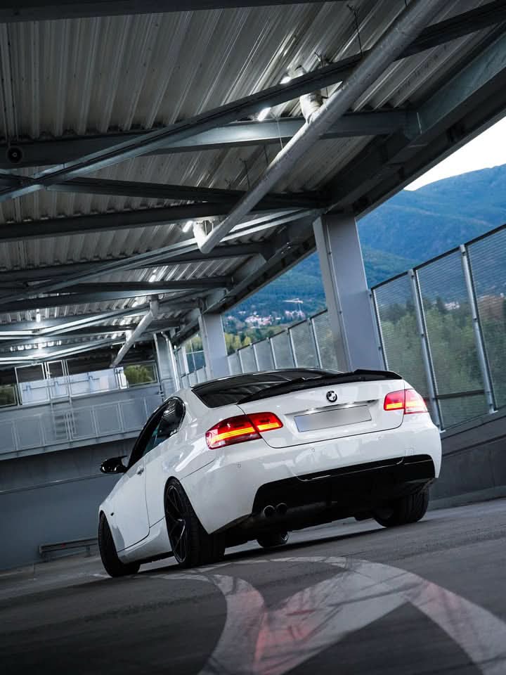 Carbon Fiber Rear Trunk Spoiler – BMW E92 Coupe & M3 (2006–2012)