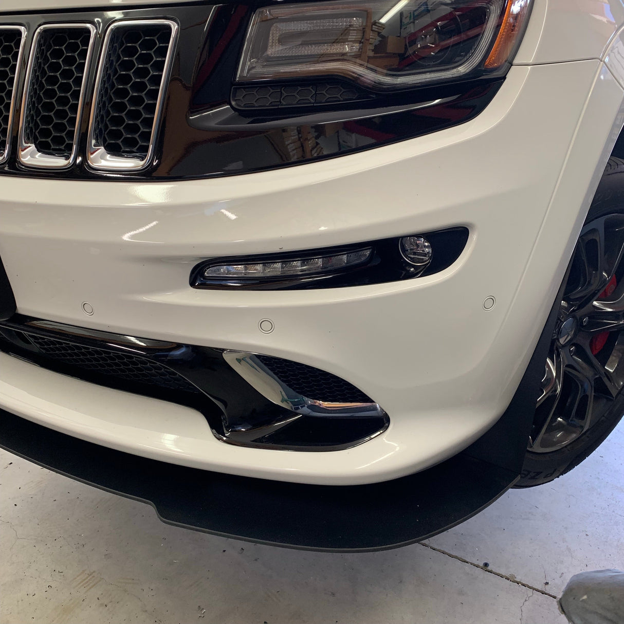Jeep 11-16 Grand Cherokee SRT Splitter