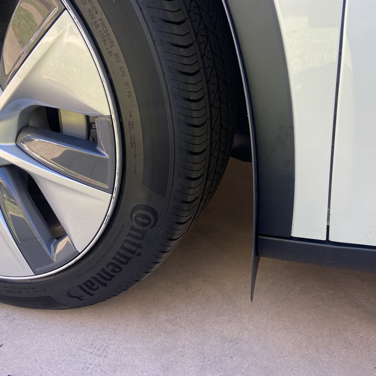Tesla 20-23 Model Y Standard Rock Guards