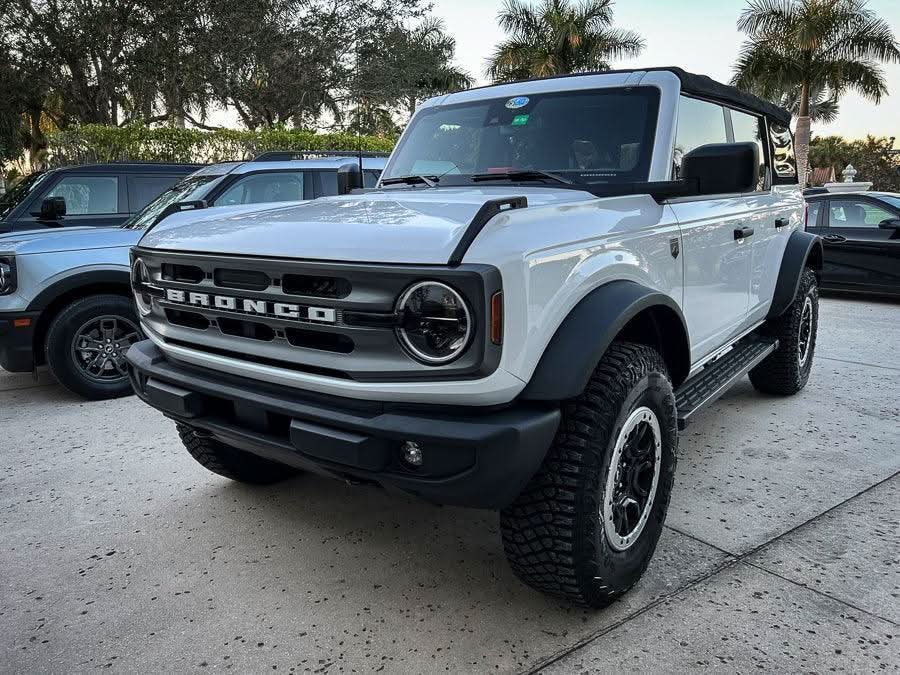 Smoked Signature Style Light Bar Overlays - 2021+ Bronco (Standard Headlights)