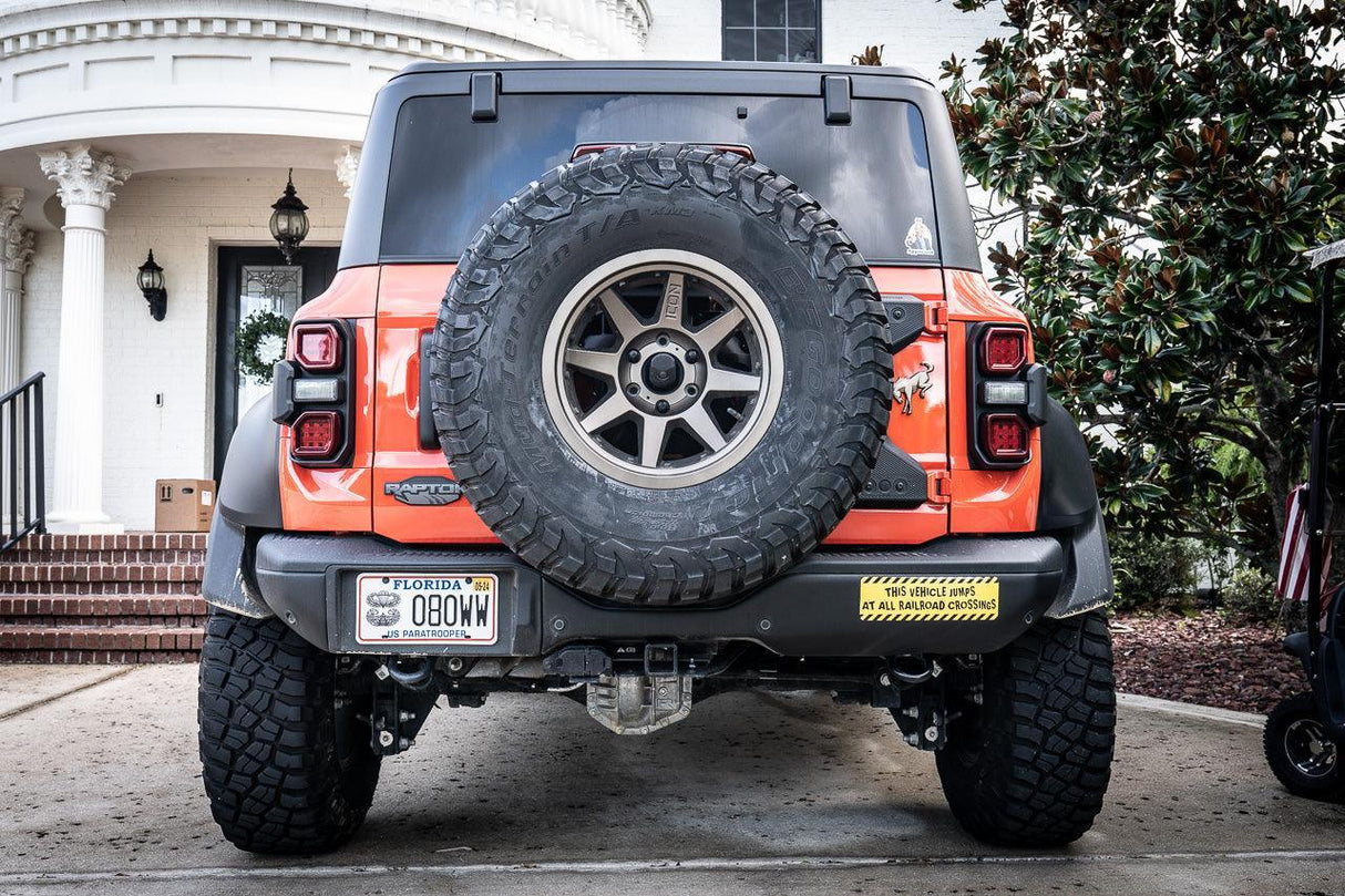 Warning Sticker "This vehicle jumps at all railroad crossings" - Universal