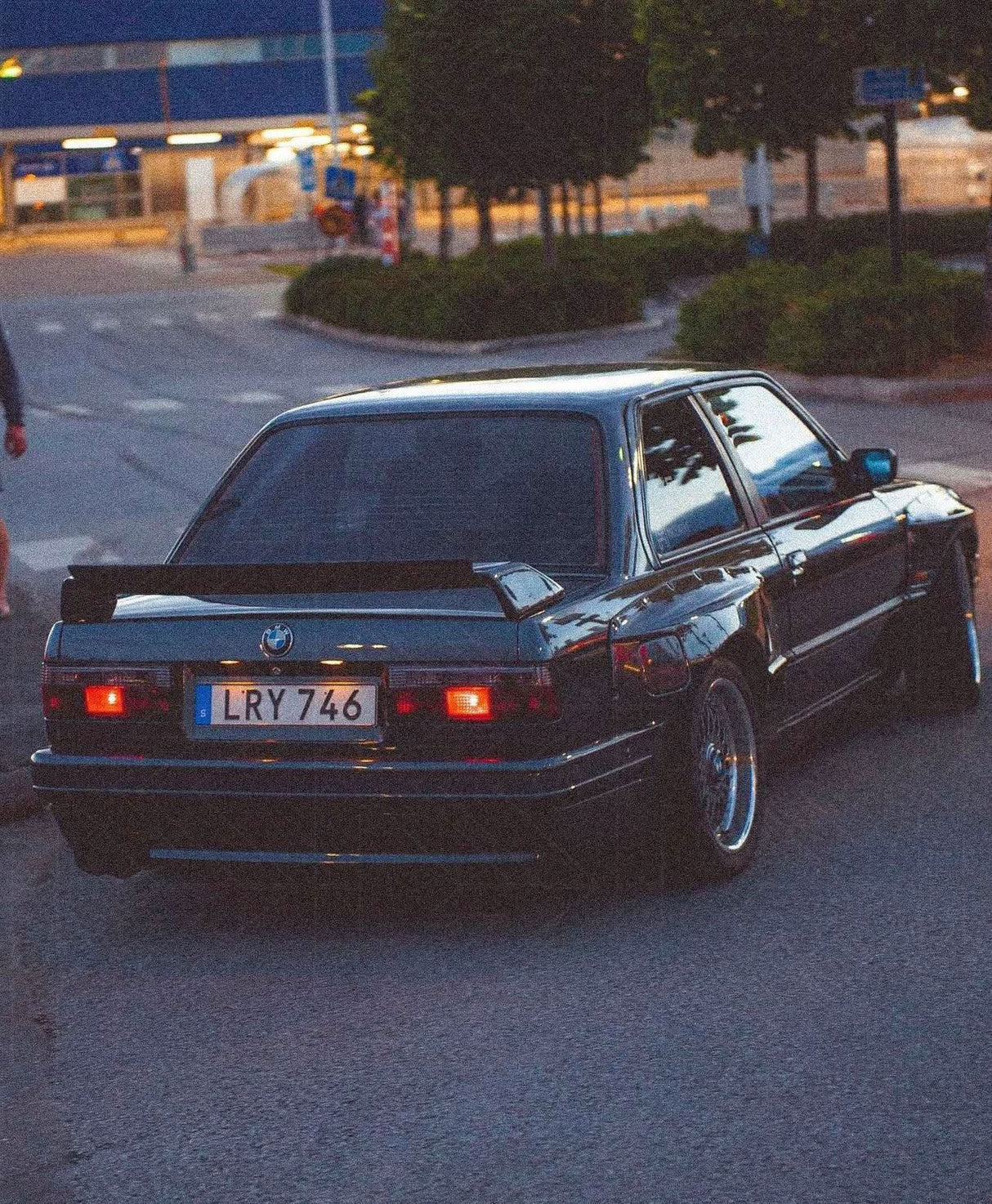 BMW 3-Series E30 Red/ Clear Tail Lights- Facelift (1988-1994) - K2 Industries