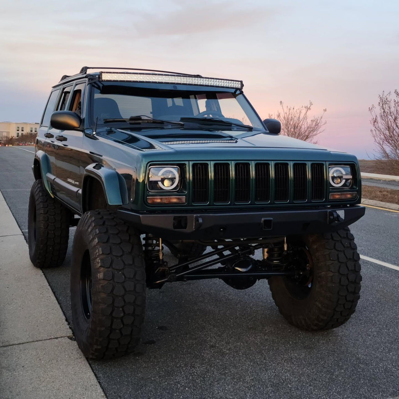 JEEP CHEROKEE GEN 2 - XJ (1984–2001)