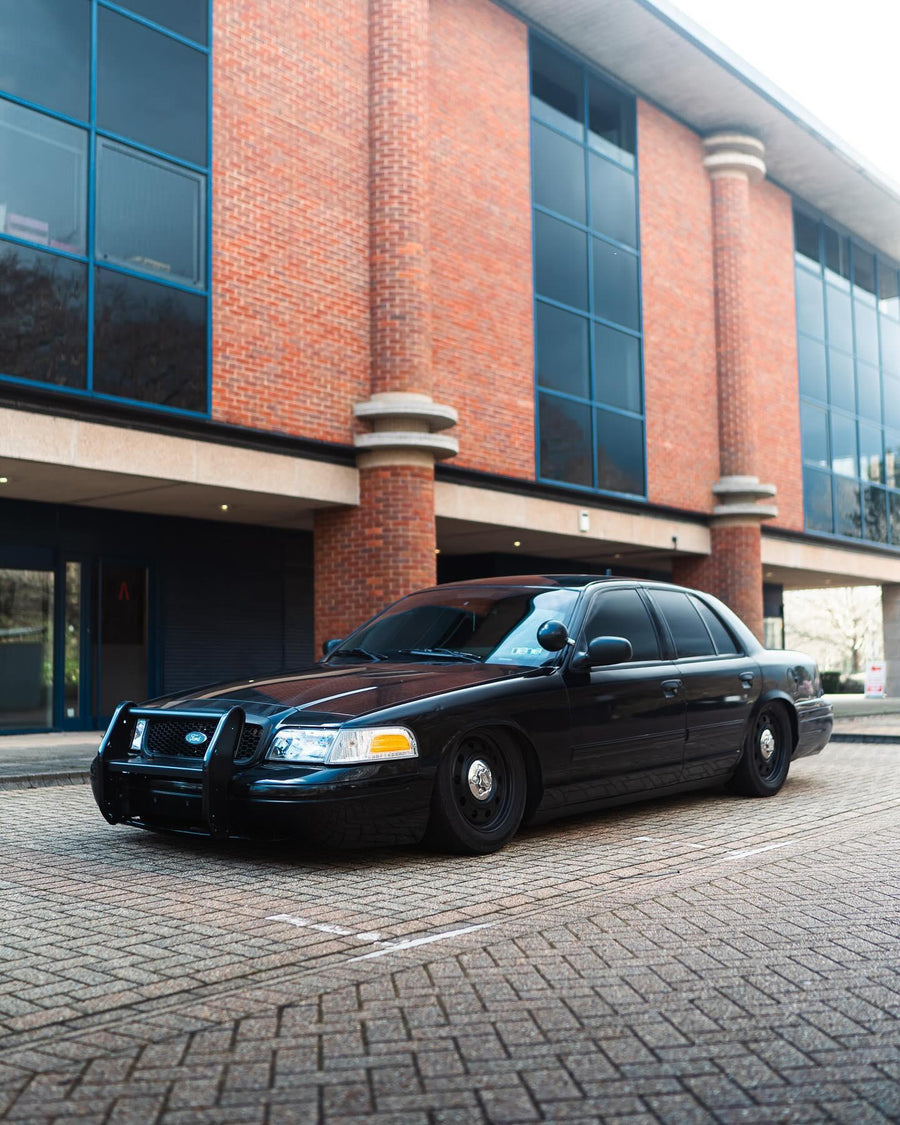 Ford Crown Victoria Gen 2 (1998-2011)