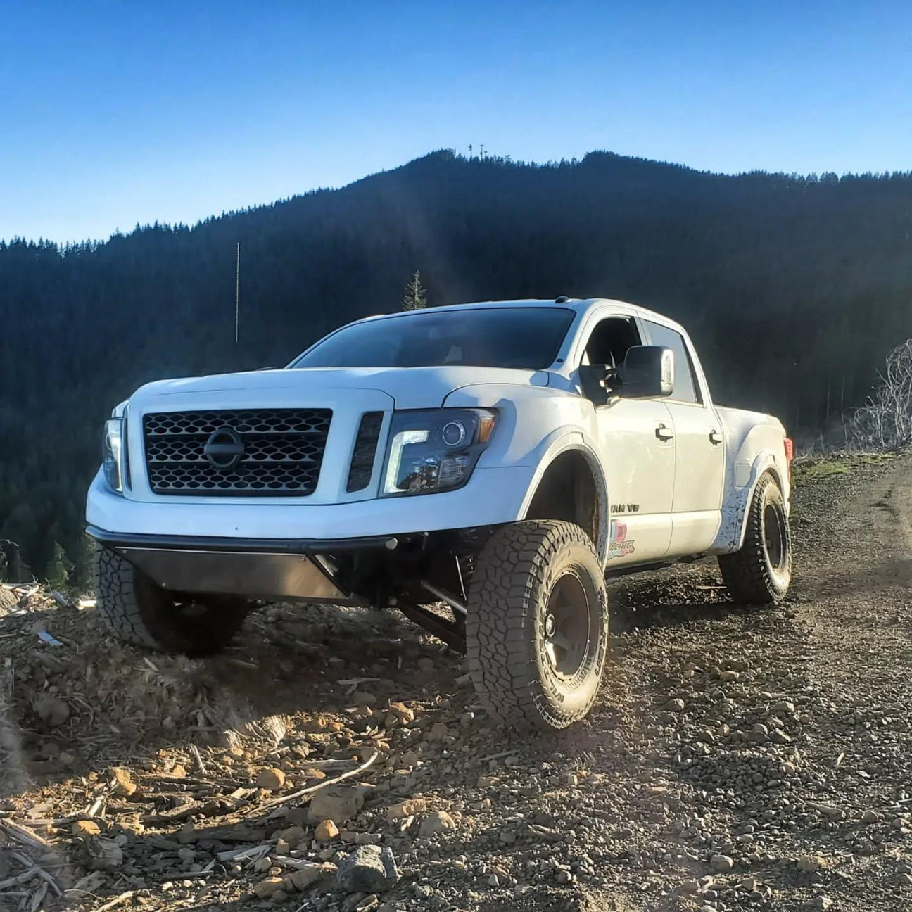 Nissan Titan Gen 2 | (16–24)