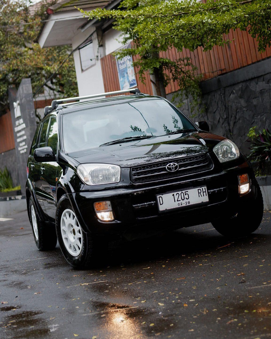 Toyota Rav4 Gen 2 | (00–05)