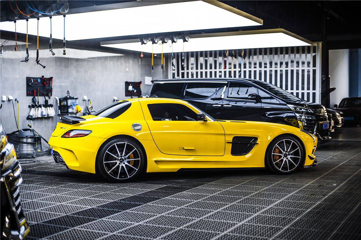 2010-2015 Mercedes Benz W197 SLS AMG BKSS Style Side Skirts & Fender