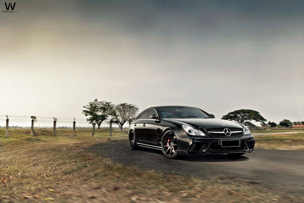 2005-2009 Mercedes Benz W219 Cls Class WD Style Front Bumper with led