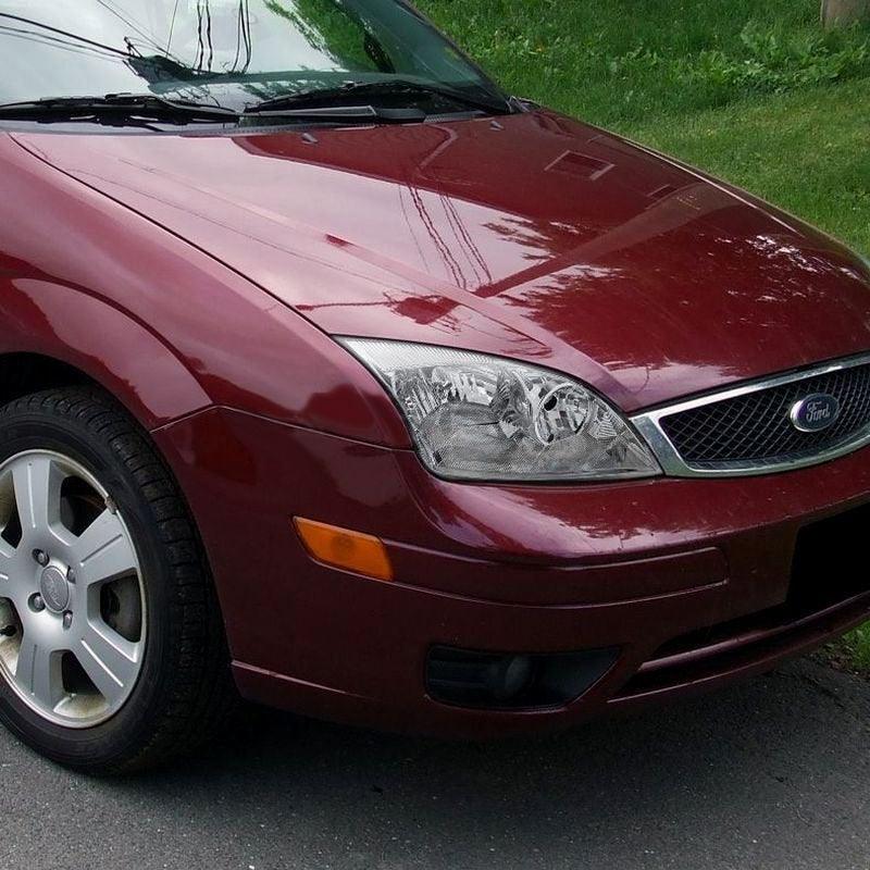 Spec-D OEM Replacement Headlights Ford Focus (05-07) Matte Black or Chrome Housing
