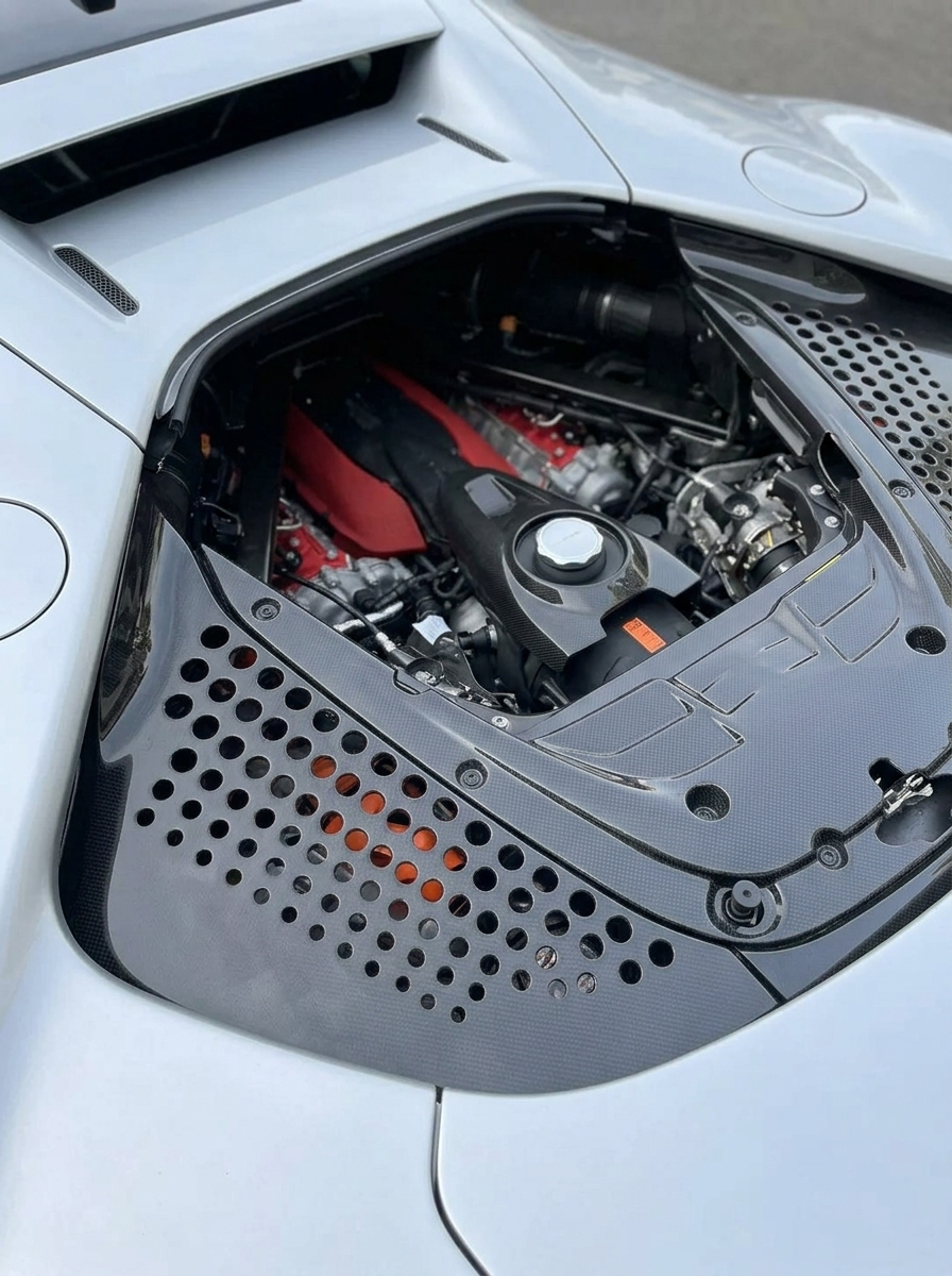 2019+ Ferrari SF90 OEM Style Bolt-On Engine Cover - Dry Carbon Fiber