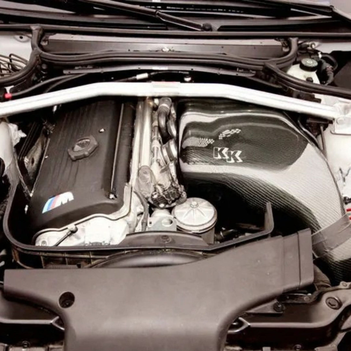 Premium Carbon Fiber Air Intake Box for BMW E46 M3 – High-Flow Engine Bay Upgrade (Coupe & Convertible)