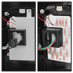 Spyder Ford F-150/F-250 Super Duty/F-350 Super Duty/F-450 Super Duty/F-550 Super Duty 97-03 Version 2 LED Tail Lights Black