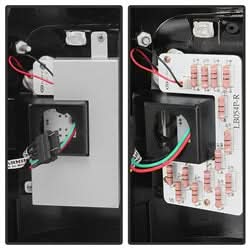 Spyder Ford F-150/F-150 Heritage/F-250 Super Duty/F-350 Super Duty/F-450 Super Duty/F-550 Super Duty 97-03 Version 2 LED Tail Lights Red/Clear