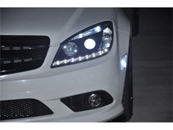 Spyder Mercedes Benz C-Class 08-11 Projector Headlights - Halogen Model Only ( Not Compatible With Xenon/HID Model ) - DRL - Black