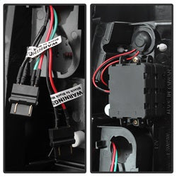 Spyder Chevrolet Silverado 1500/Silverado 1500 Classic/Silverado 1500 HD/Silverado 1500 HD Classic/Silverado 2500/Silverado 2500 HD/Silverado 2500 HD Classic 03-06 Version 2 LED Tail Lights Black Smoke