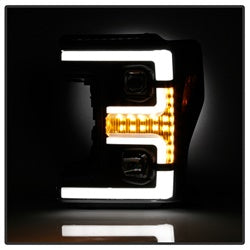 Spyder Signature Ford F-250 Super Duty/F-350 Super Duty/F-450 Super Duty 17-18 Incl. Low Beam-H7/High Beam-H1/Signal-LED Projector Headlights Black