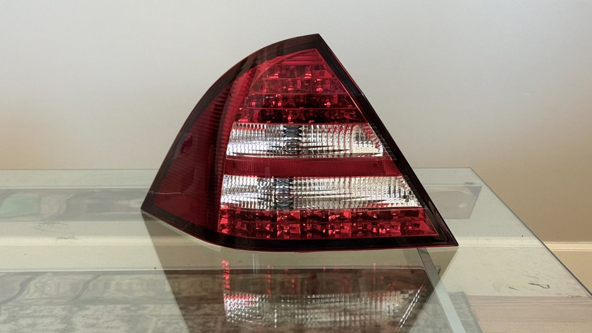 MERCEDES BENZ C-CLASS W203 LED Red/Clear Taillights (2001-2004) READ DESCRIPTION