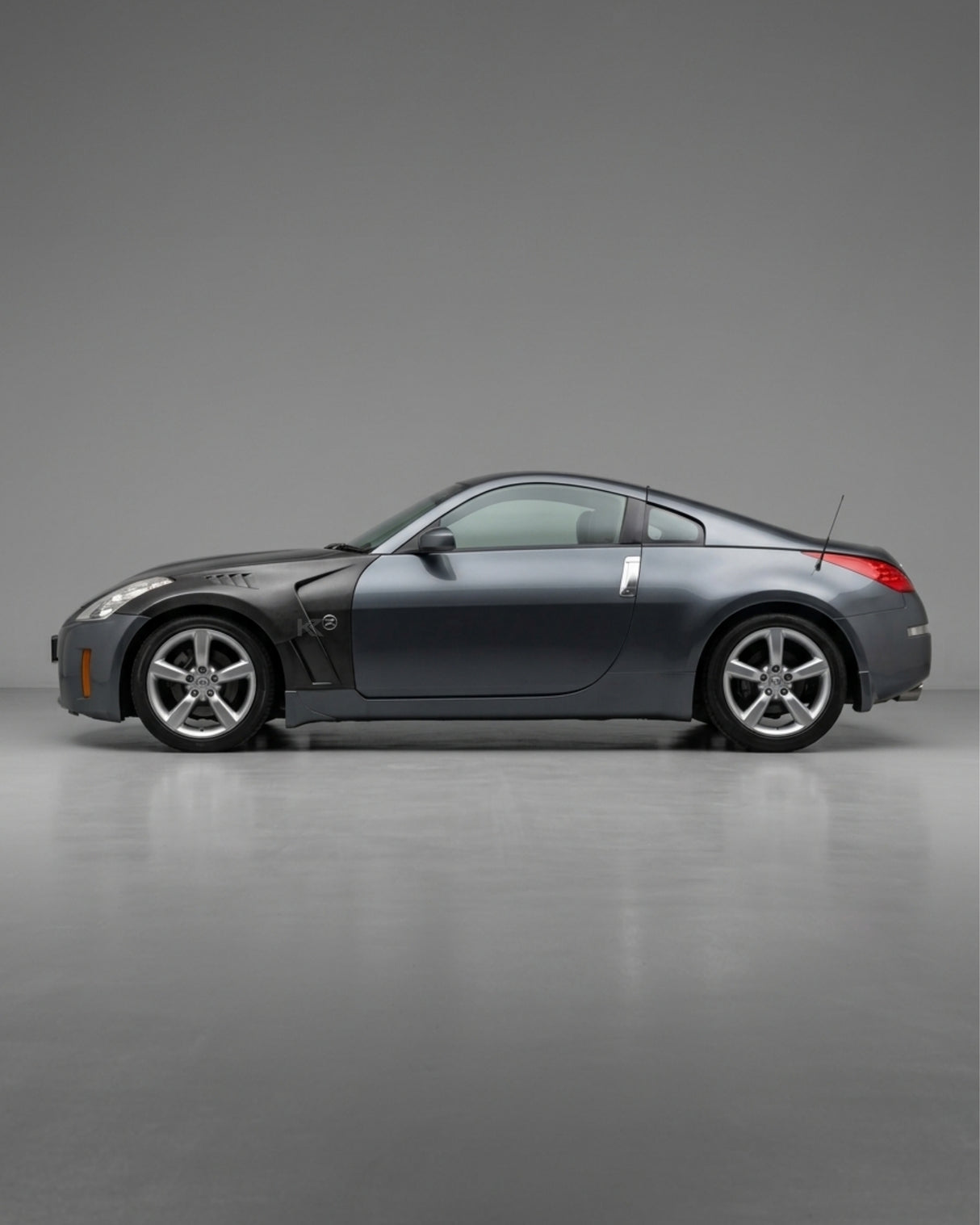 2009–2020 Nissan 370Z RS-1 Style Front Fenders – Carbon Fiber