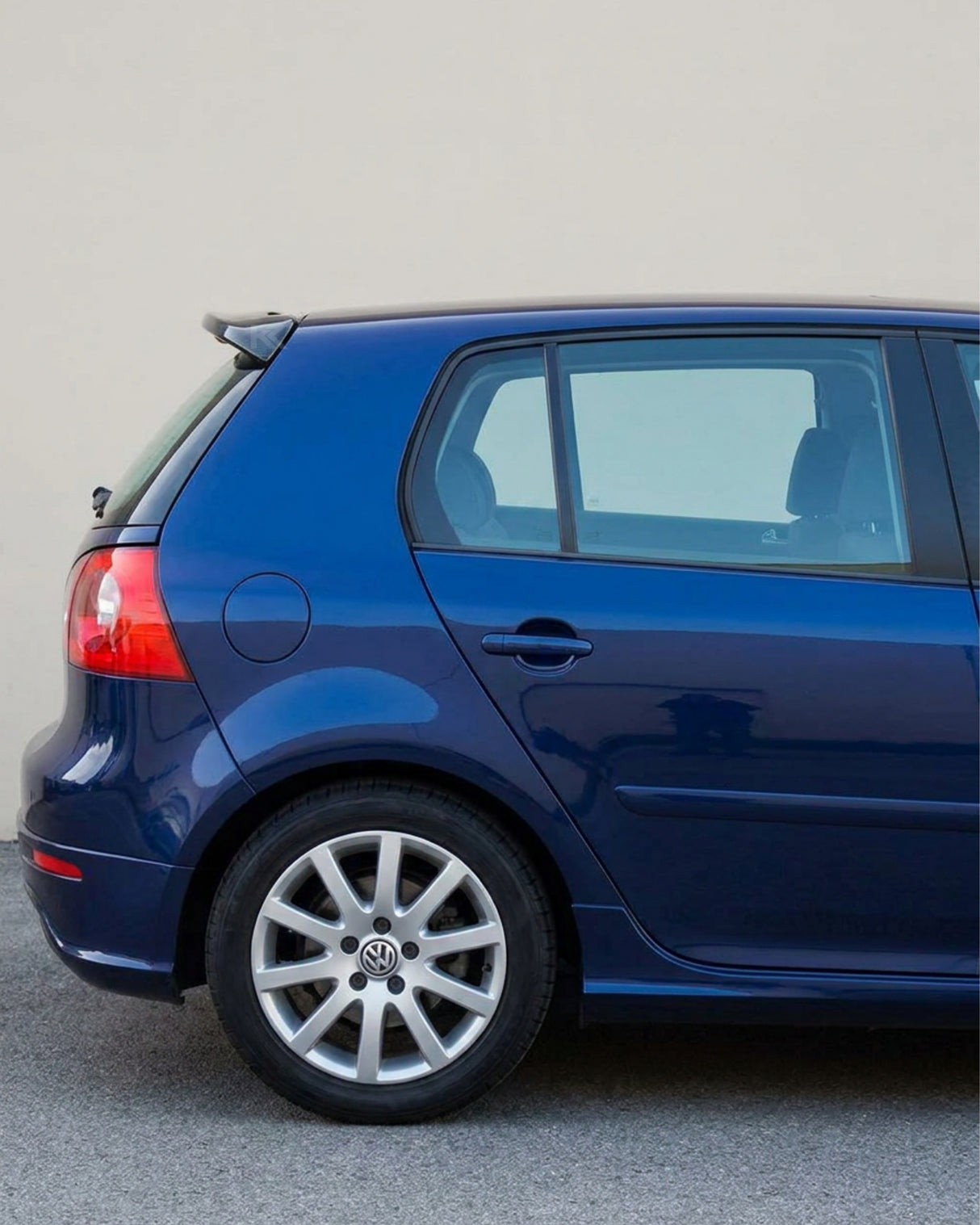 2005–2009 Volkswagen Golf / GTI / R32 MK5 Rear Roof Spoiler Wing – Carbon Fiber