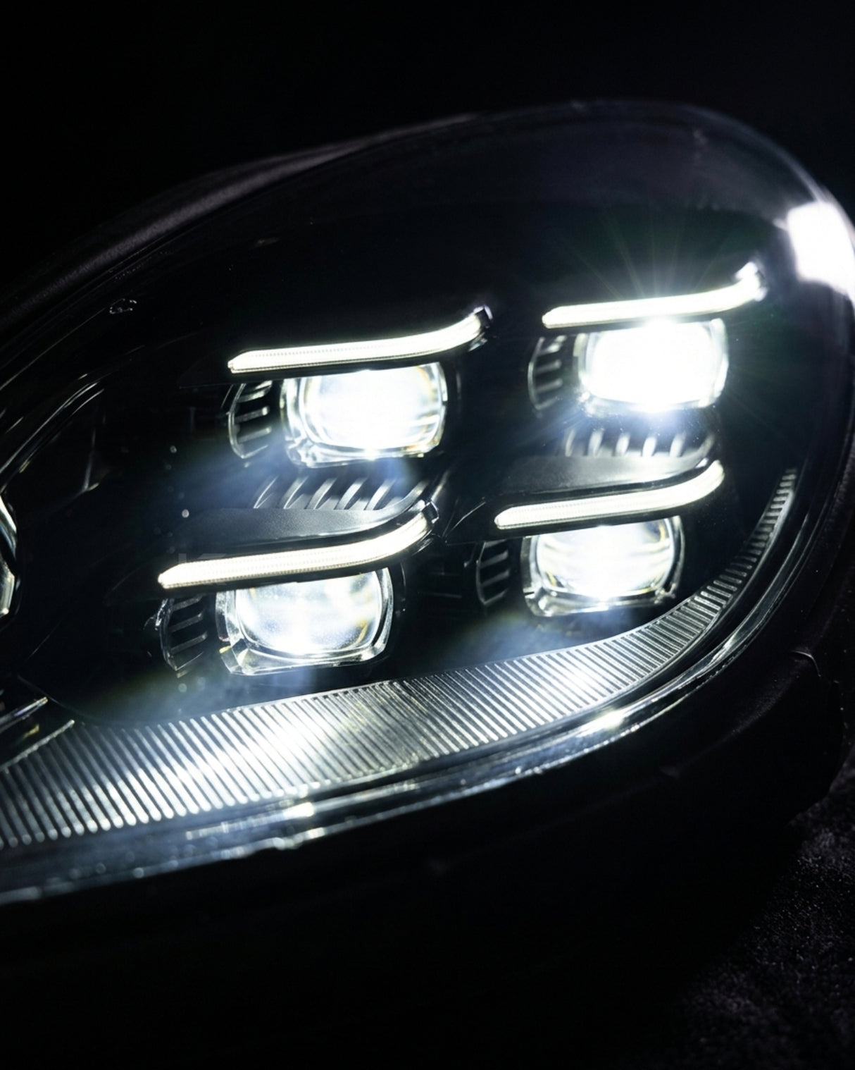Porsche Macan 95B / 95B.1 LED Headlight Assembly with Daytime Running Lights 2014 - 2020 (Upgrade to 95B.3 Style / Replaces 96463190703)