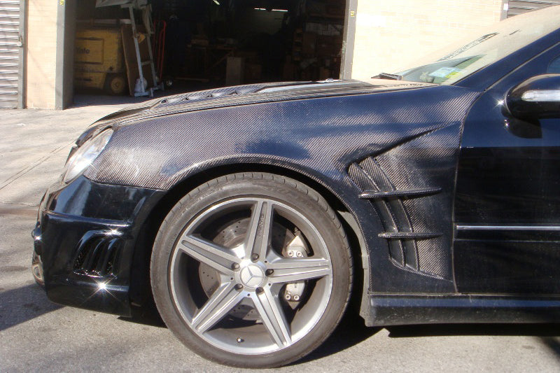 2005-2007 Mercedes Benzw203 C55 AMG  Only WI Style  Front Fender