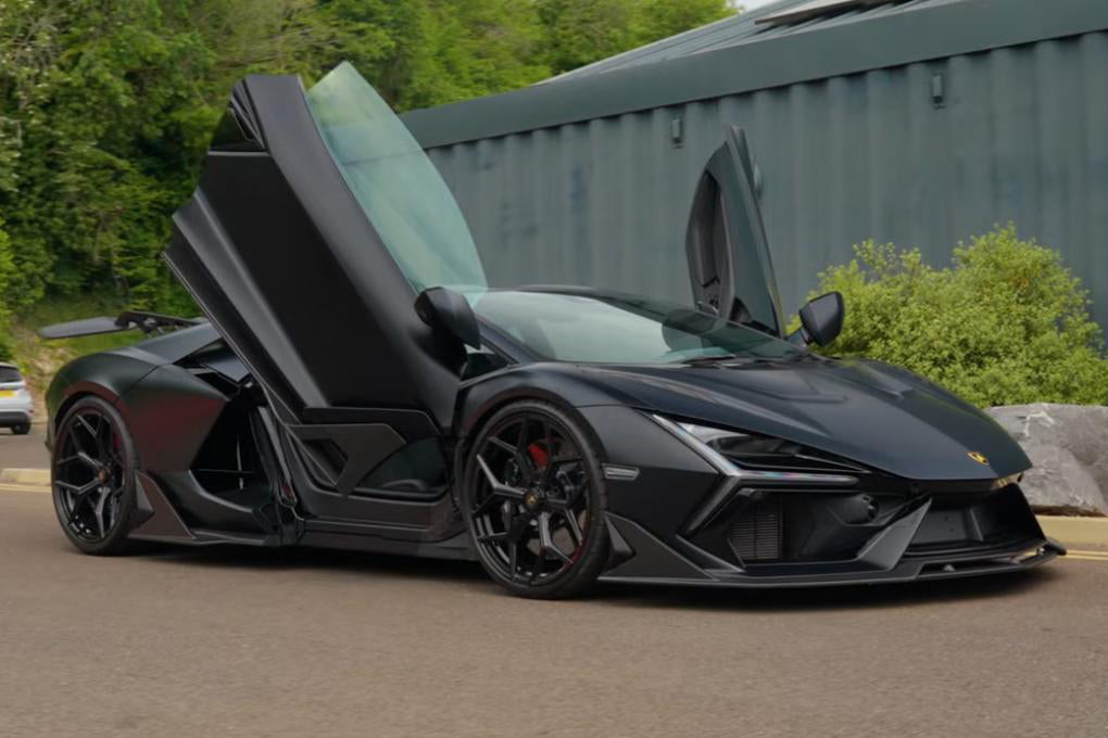 2024-UP Lamborghini Revuelto BK Style Autoclave Carbon Fiber Side Skirts