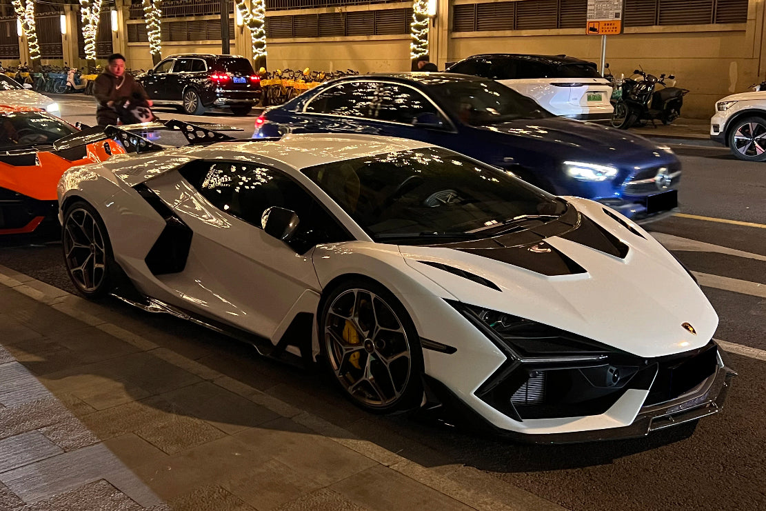 2024-UP Lamborghini Revuelto BK Style Autoclave Carbon Fiber Side Skirts