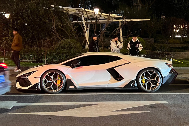 2024-UP Lamborghini Revuelto BK Style Autoclave Carbon Fiber Side Skirts