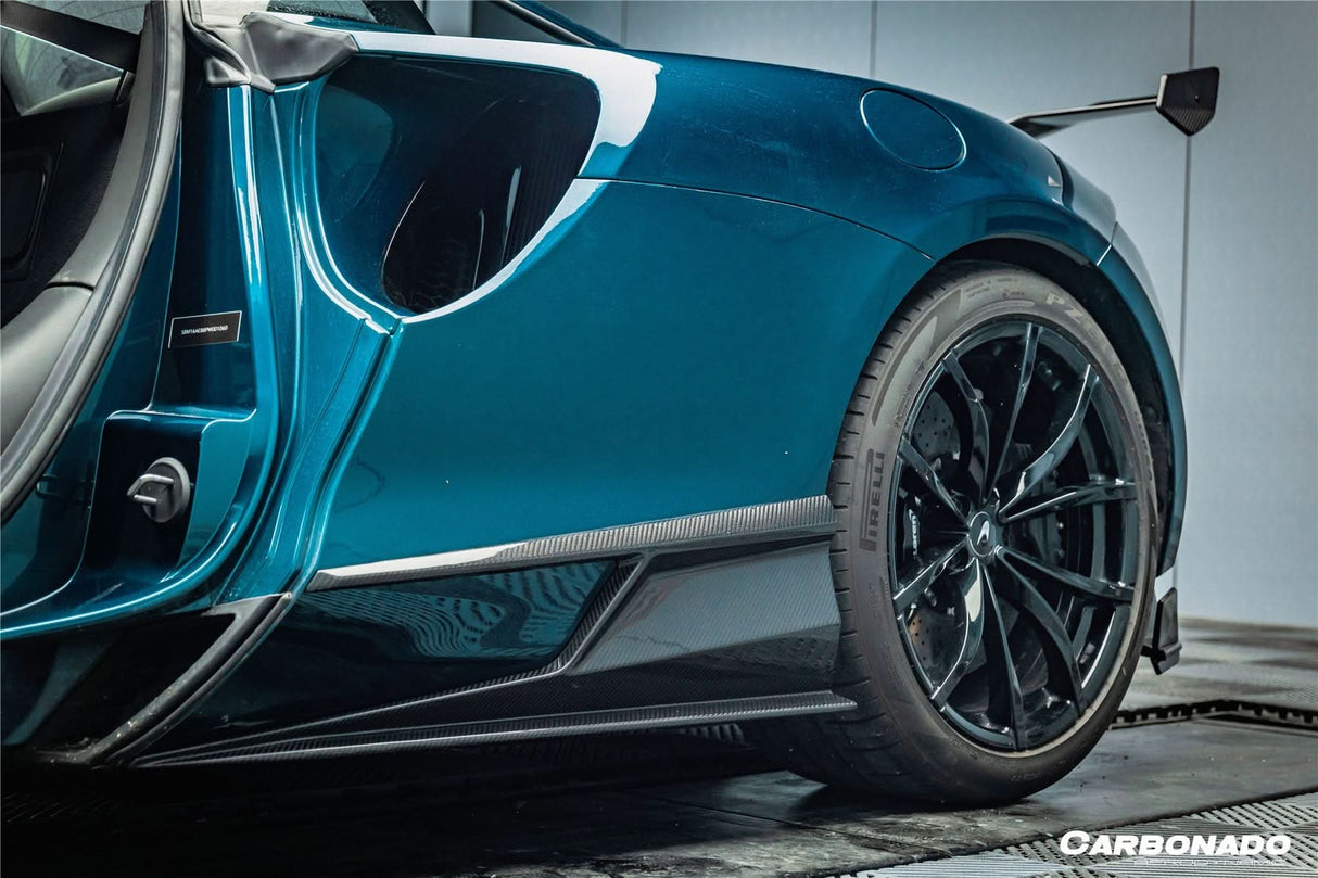 2023-UP McLaren Artura Coupe | Spider AM Style Autoclave Carbon Fiber Side Skirt