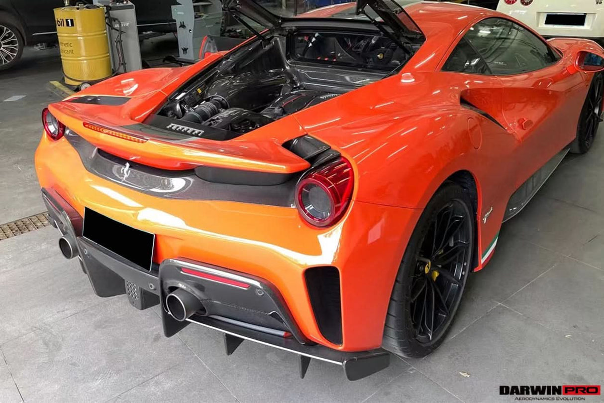 2018-2020 Ferrari 488 Pista Origenal Rear Bumper Carbon Fiber Rear centre trim panel