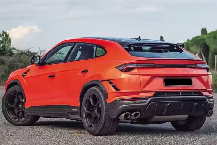 2018-2025 Lamborghini URUS Convert 2023 Performante Style Rear Bumper