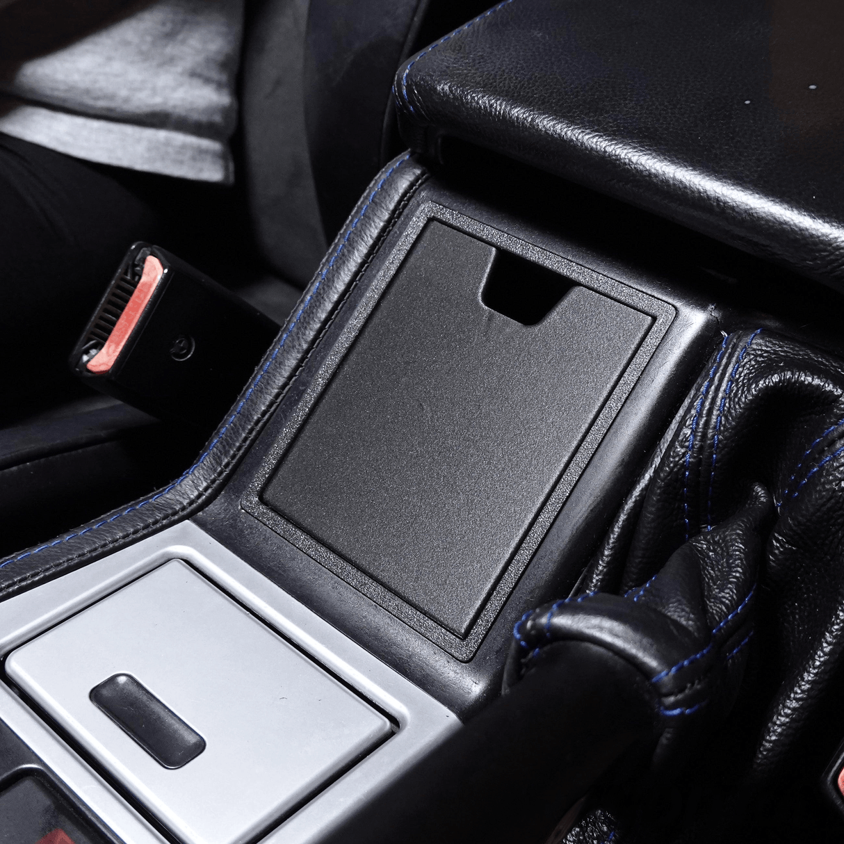 BMW E39 FRONT CUP HOLDER V1.8