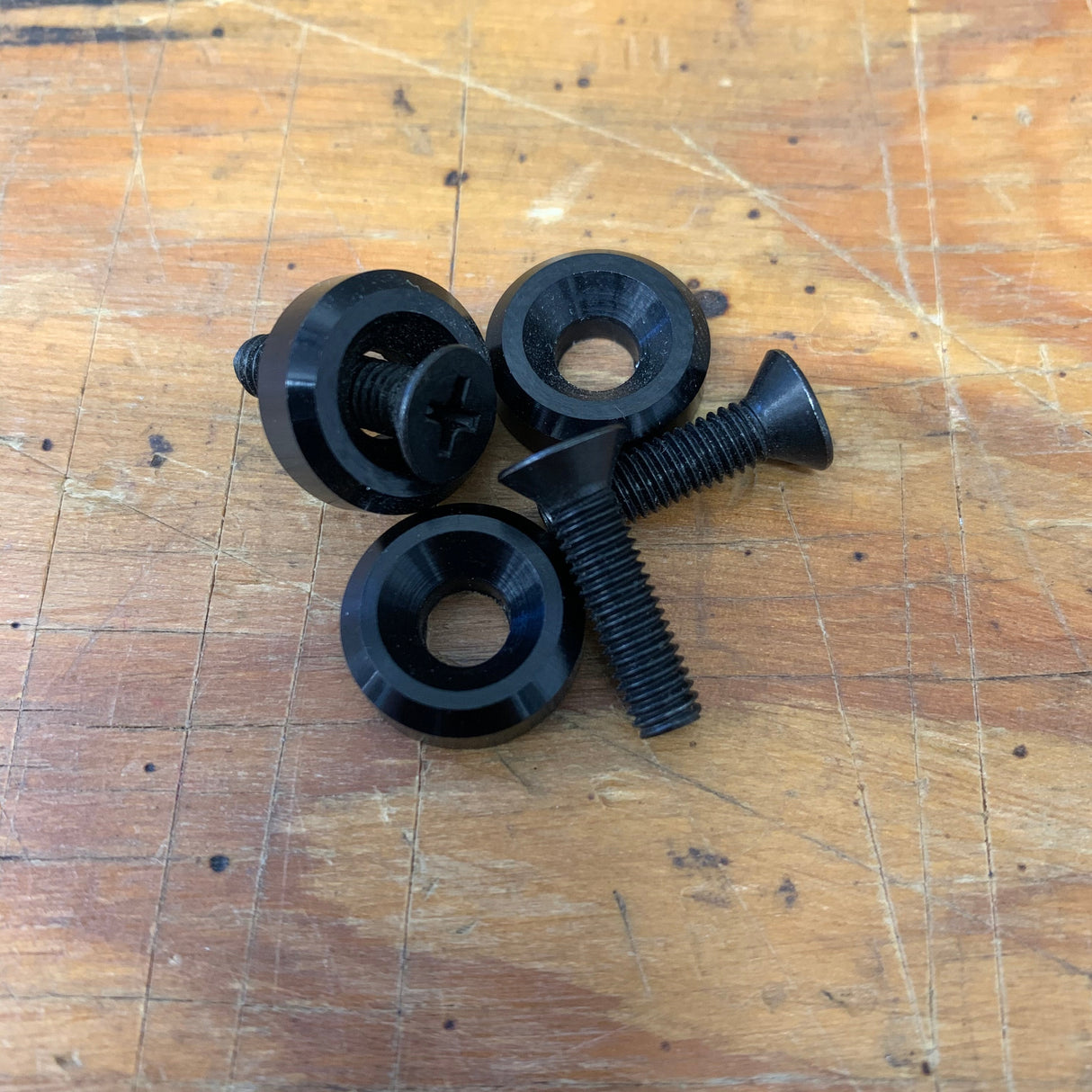 Wicker Bill 10/32 Billet Upgraded Hardware