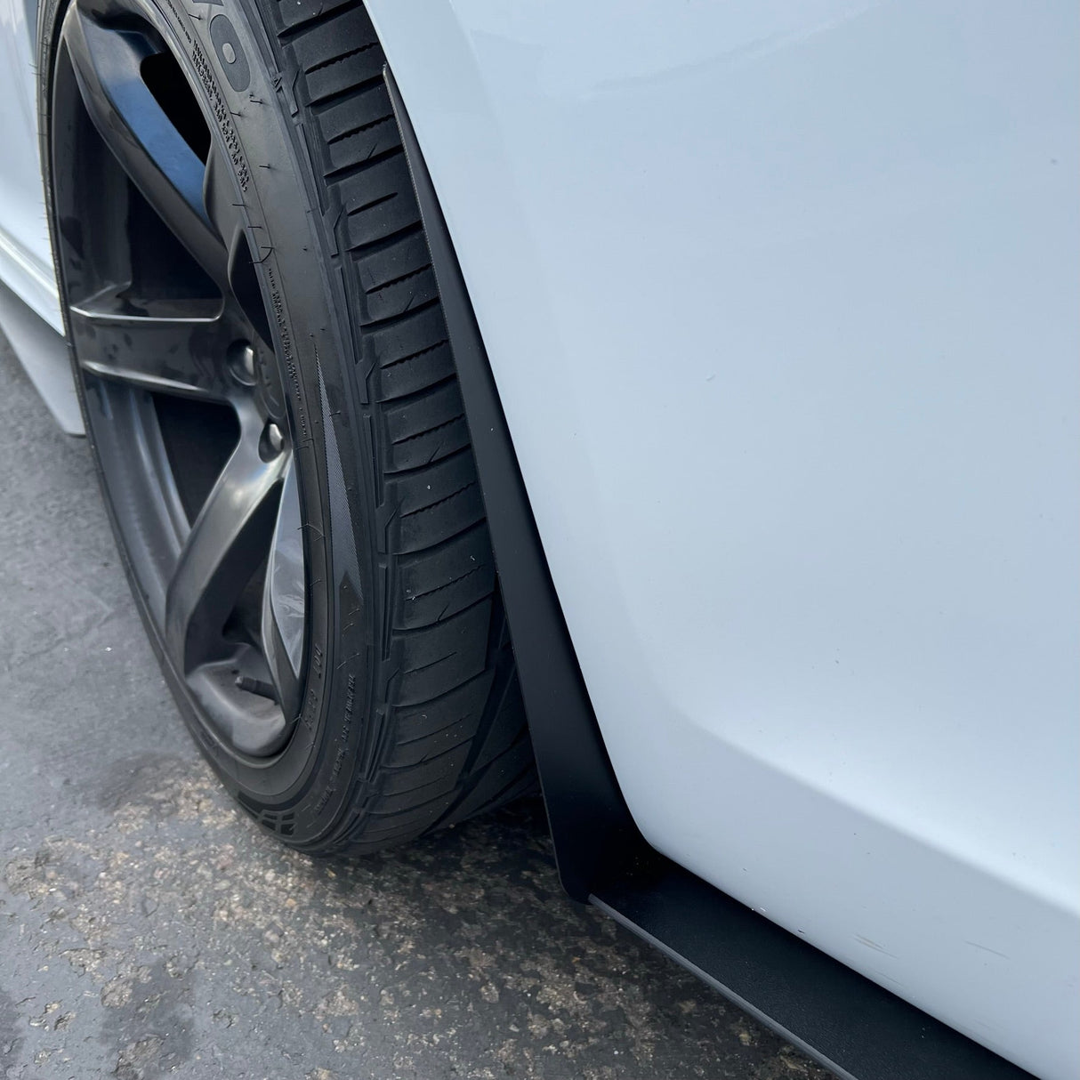 Chrysler 300 SRT 11-19 Standard Rock Guards