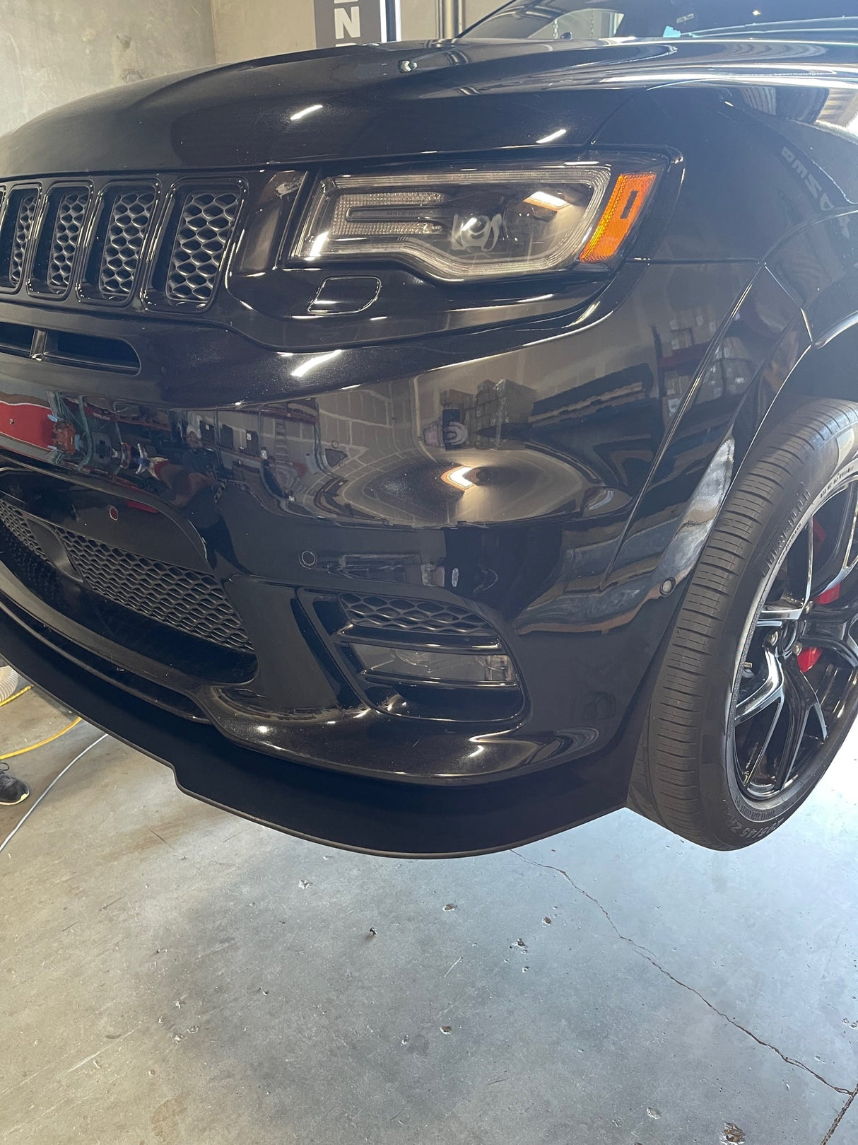 Jeep 17-21 Grand Cherokee SRT Splitter
