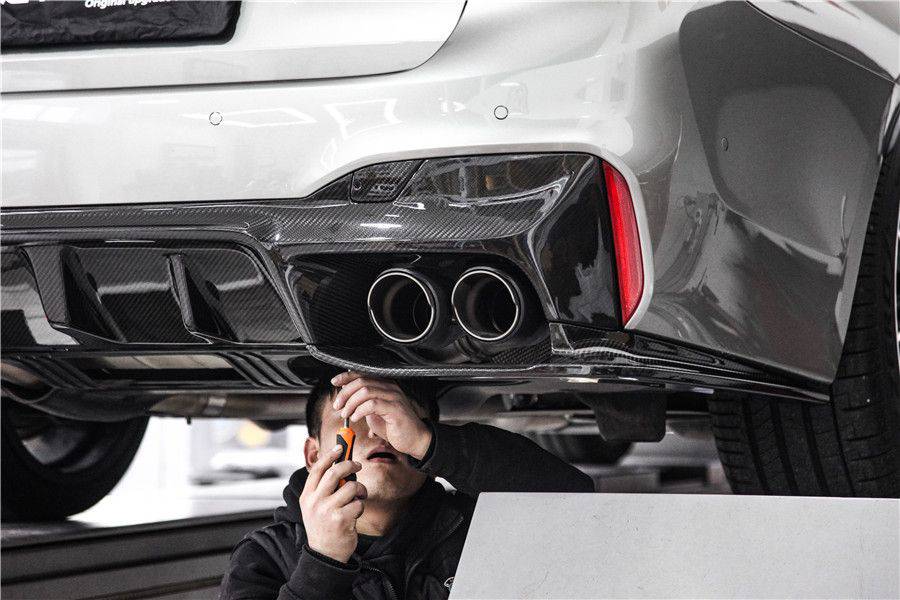 2018-2023 BMW F90 M5 D3 Style Carbon Fiber Rear Lip w/ Caps