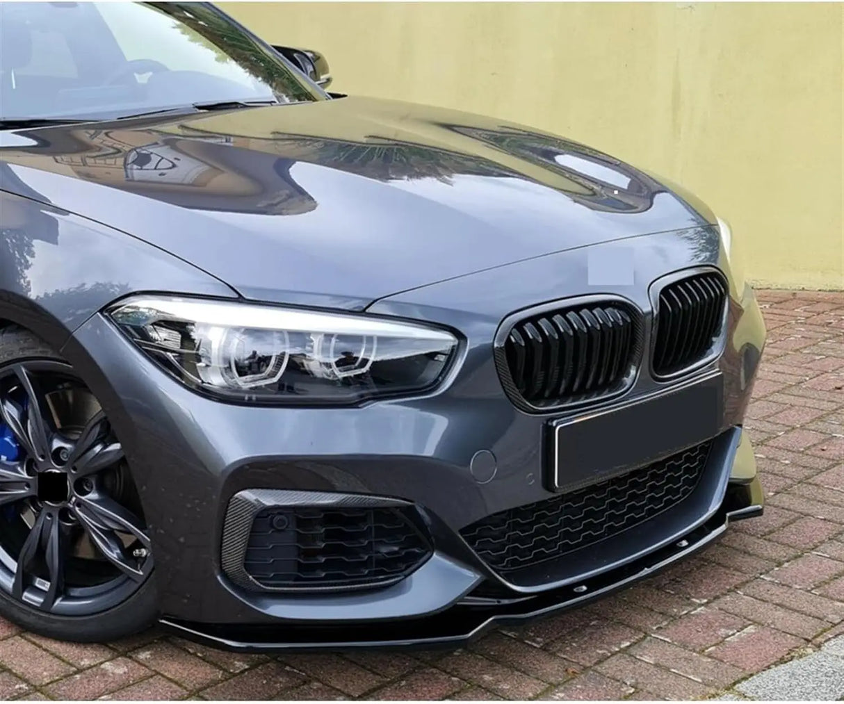 Front Bumper Splitter Lip Kit for BMW 1-Series F20 F21 (2015–2019) – Gloss Black / Carbon Style M-Sport Diffuser Body Kit